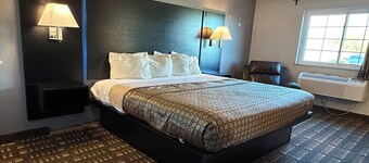 Coratel Inn and Suites by Jasper Stillwater Standard 1 King Bed Non Smoking