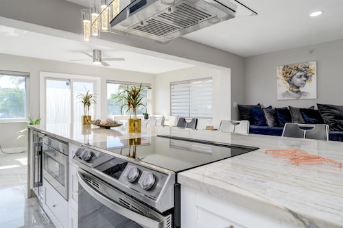 Whole Waterview island Home: Beach & sun