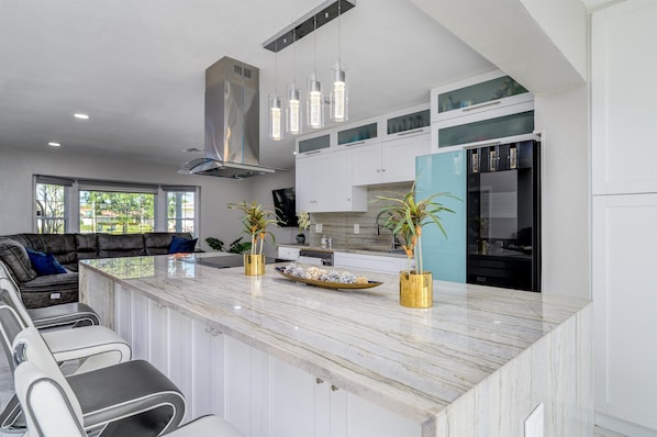 Private kitchen - Whole Waterview island Home: Beach & sun (Treasure Island)