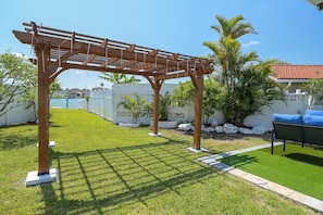 Property grounds - Whole Waterview island Home: Beach & sun (Treasure Island)