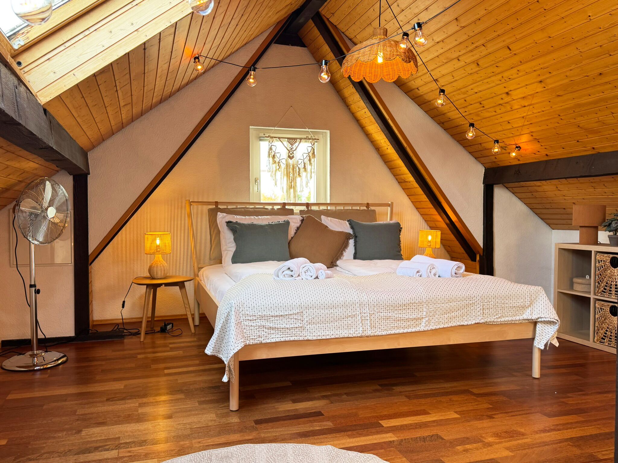 4 chambres, fer et planche à repasser, lit parapluie, Wi-Fi gratuit