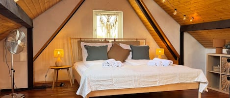 4 soverom, strykejern/-brett, reiseseng for barn og wi-fi (inkludert)