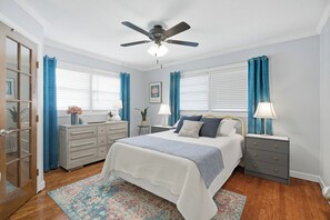 2 bedrooms, iron/ironing board, WiFi, bed sheets - Charming 2-bedroom house in central Lubbock near Texas Tech (Lubbock)