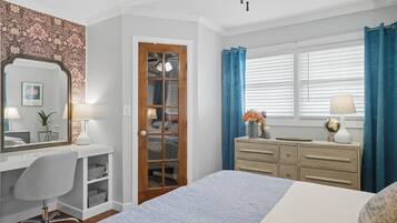 2 bedrooms, iron/ironing board, WiFi, bed sheets