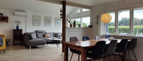 المنشأة من الداخل