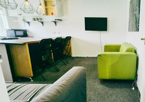 Comfort Apartment | Lounge - Comfy 3BR Flat on Quiet Street (Nottingham)