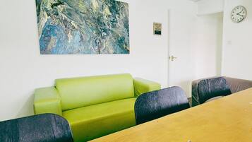 Comfort Apartment | Dining