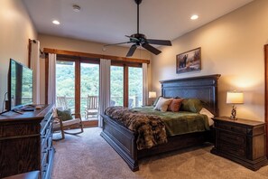 Studio | 5 bedrooms - Luxury Mountain Cabin Amazing Look out Views (Sevierville)