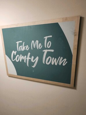 Hallway - The Harvey Hotel (Leicester)