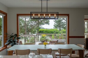 Dining - Chesterman on the Point - Beachfront (Tofino)