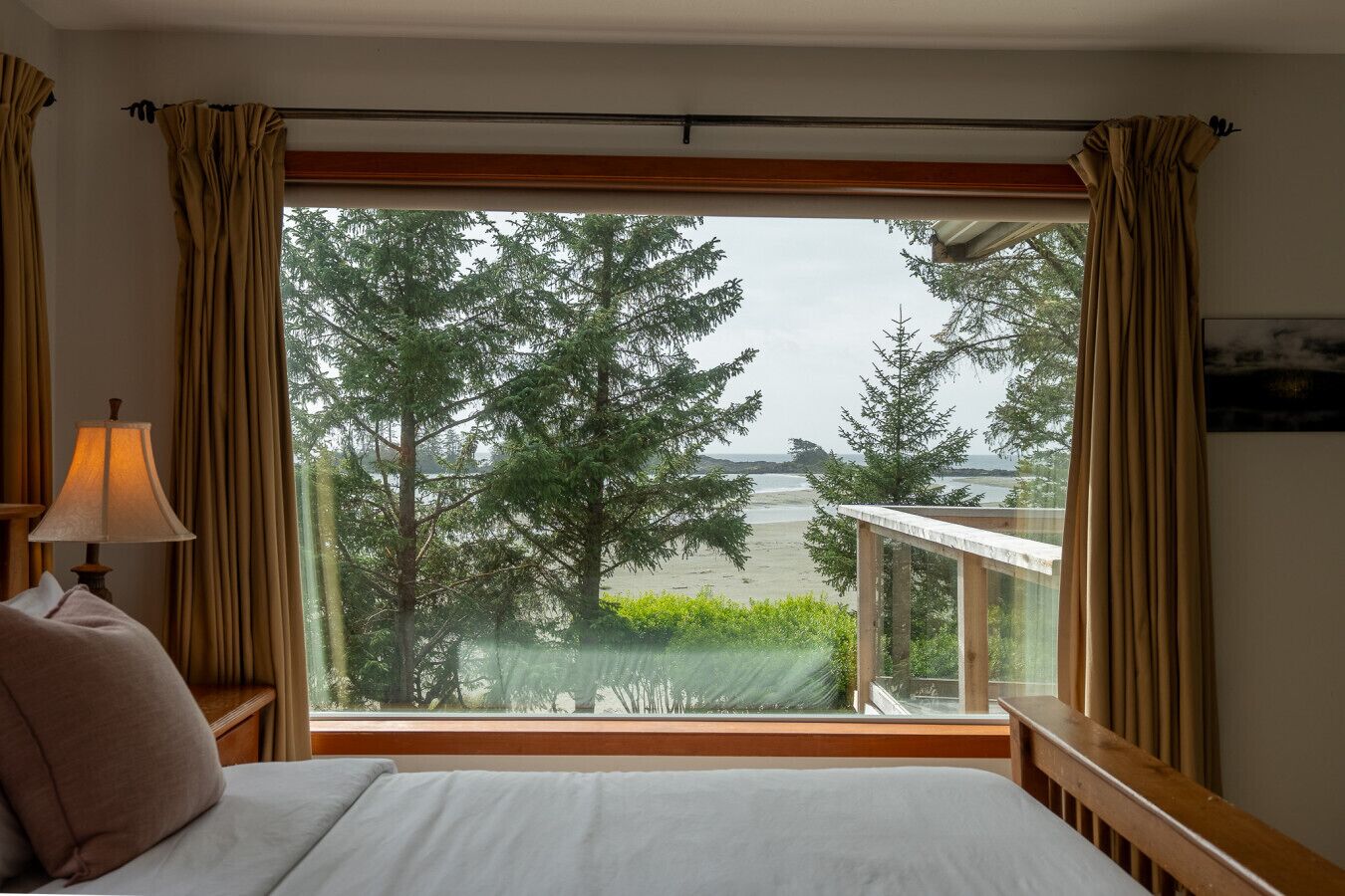 3 habitaciones, escritorio, tabla de planchar con plancha y wifi 