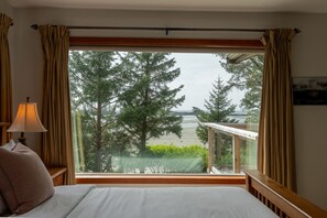 3 slaapkamers, een bureau, een strijkplank/strijkijzer, wifi