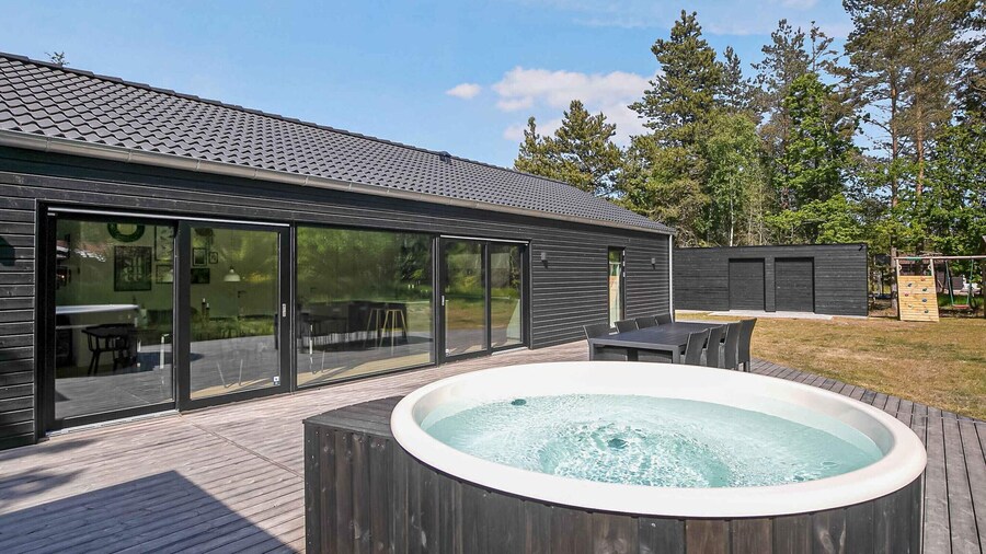 5 Star Holiday Home in Hals