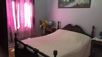 1 bedroom, iron/ironing board, internet, bed sheets