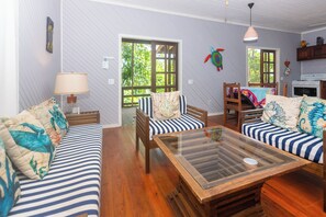 Living area - Charming 2-bedroom bungalow in Sandy Bay with AC (Sandy Bay)
