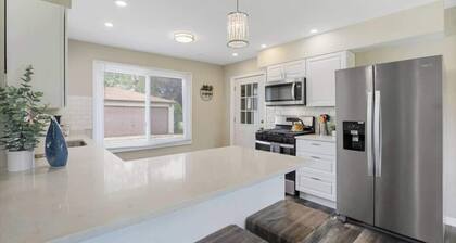 Charming 5BD 2BA with spacious yard near O'hare