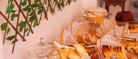 Desayuno de autoservicio incluido todos los días