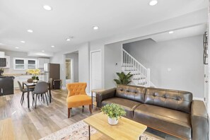 Televisión y oficina 