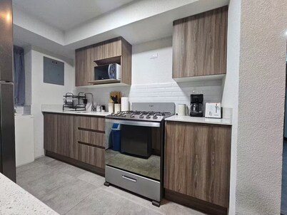 Beautiful and Comfortable Apt. - 7th floor