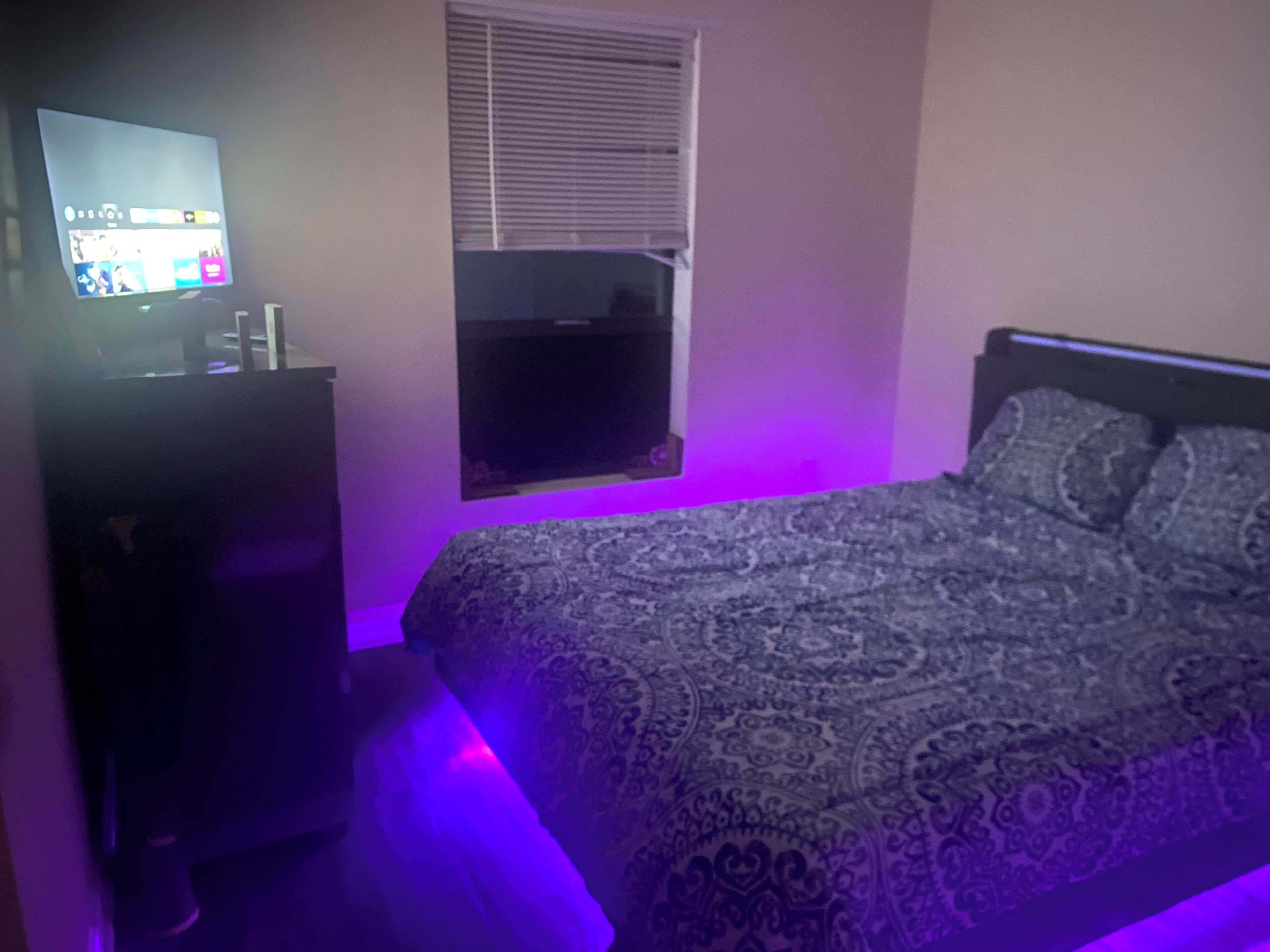 3 bedrooms, iron/ironing board, internet, bed sheets