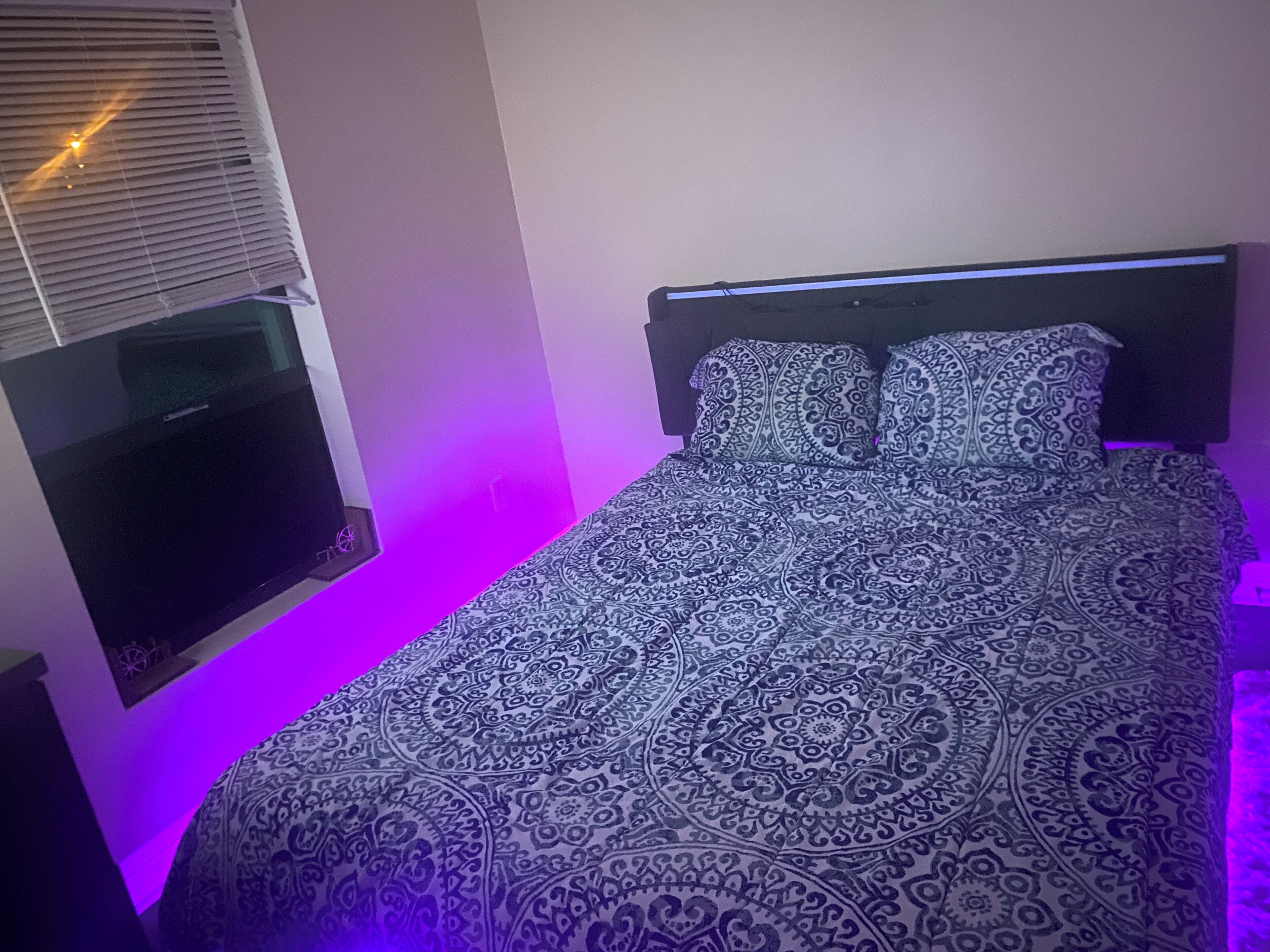 3 habitaciones, tabla de planchar con plancha, internet y ropa de cama 