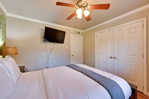 The Homestead Luxury-cozy 2BR Apartments Near SFA