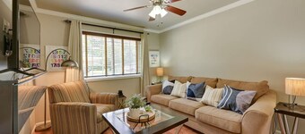 The Homestead Luxury-cozy 2BR Apartments Near SFA