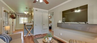 The Homestead Luxury-cozy 2BR Apartments Near SFA