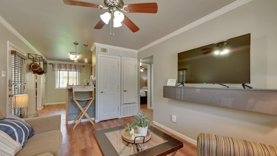 The Homestead Luxury-cozy 2BR Apartments Near SFA