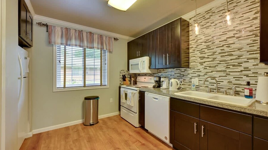 The Homestead Luxury-cozy 2BR Apartments Near SFA