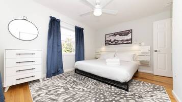 4 bedrooms, iron/ironing board, WiFi, bed sheets