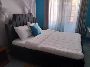 Standard Double Room | Free WiFi, bed sheets
