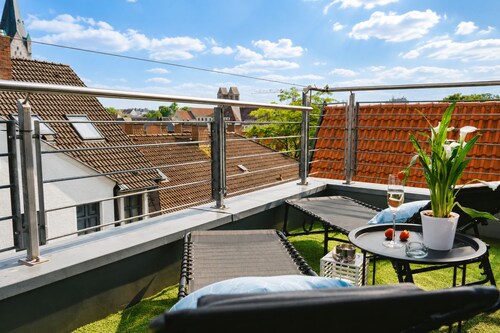 Penthouse by the cathedral, old town, 4 roof terraces, self-check 24/7, up to 6 people