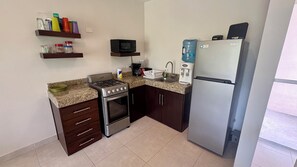 Micro-ondes, four, plaque de cuisson