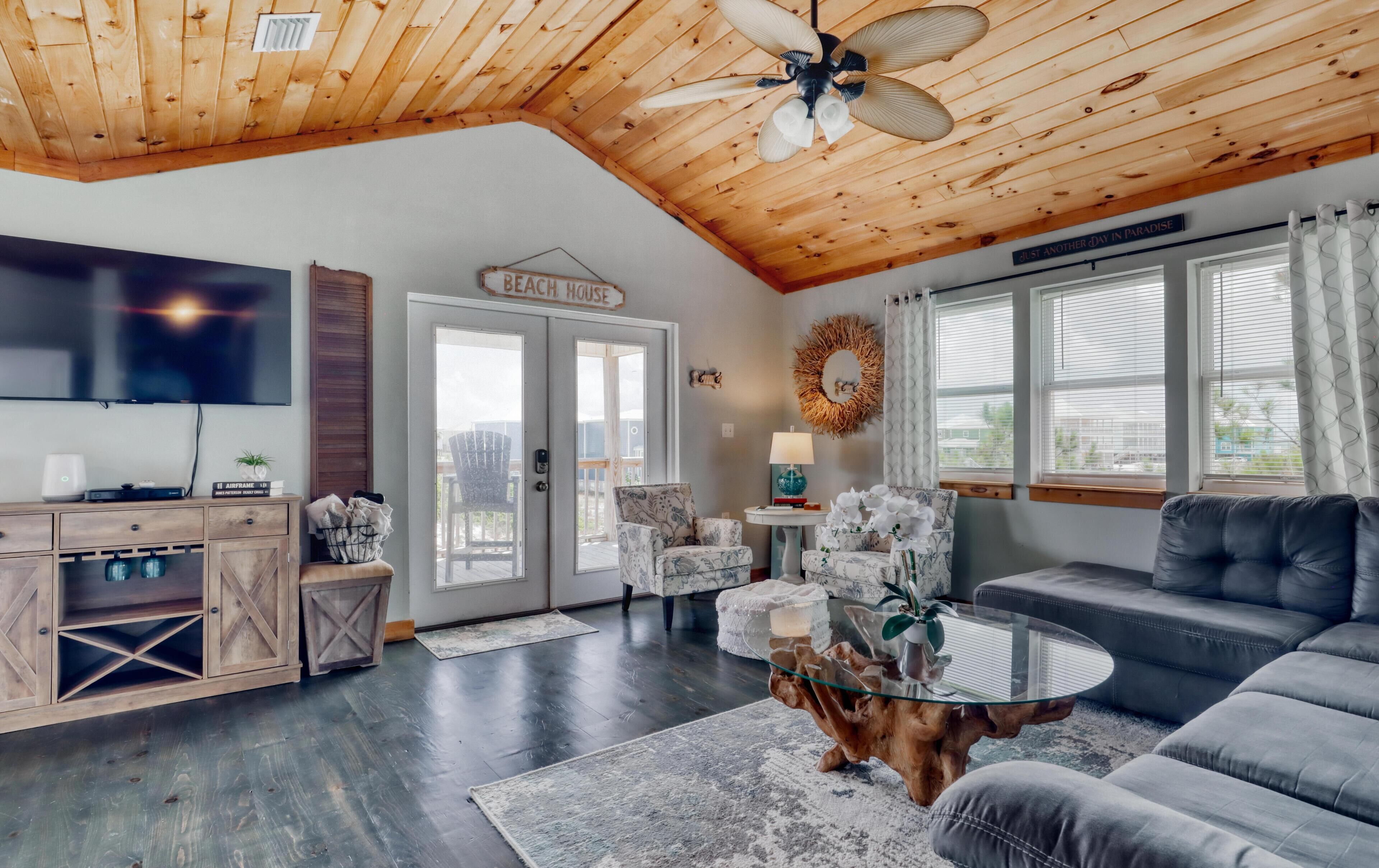 House, Multiple Beds (Whitesands Beach House - South) | Living area