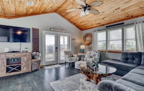 Talo, useita sänkyjä (Whitesands Beach House - South) | Oleskelualue