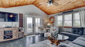 House, Multiple Beds (Whitesands Beach House) | Living area