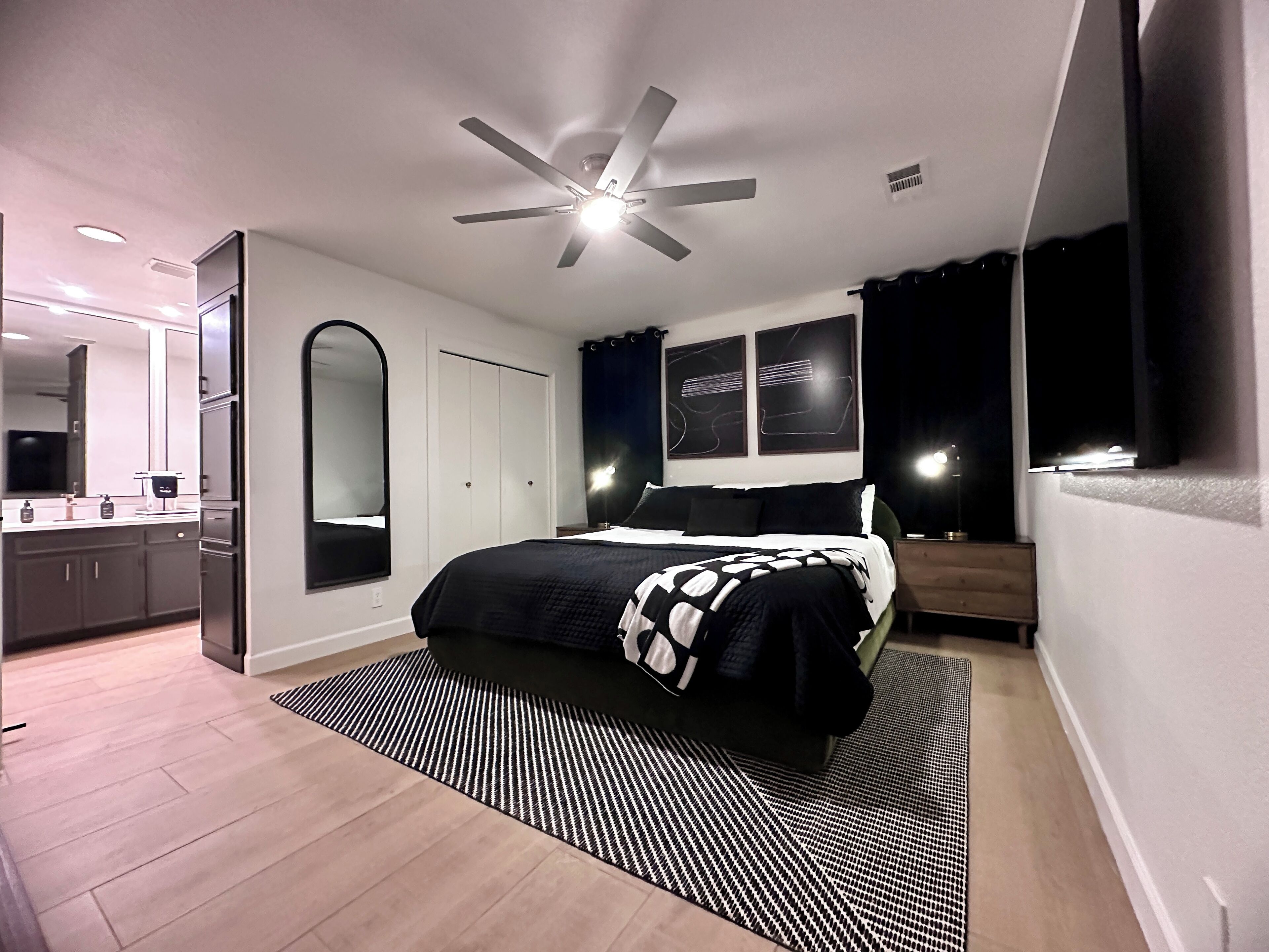 3 多间卧室、办公桌、熨斗/熨衣板、旅行婴儿床