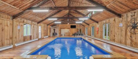 Innenpool, beheizter Pool