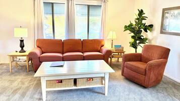 تلفزيون ذكي، مدفأة، ألعاب فيديو، تنس طاولة