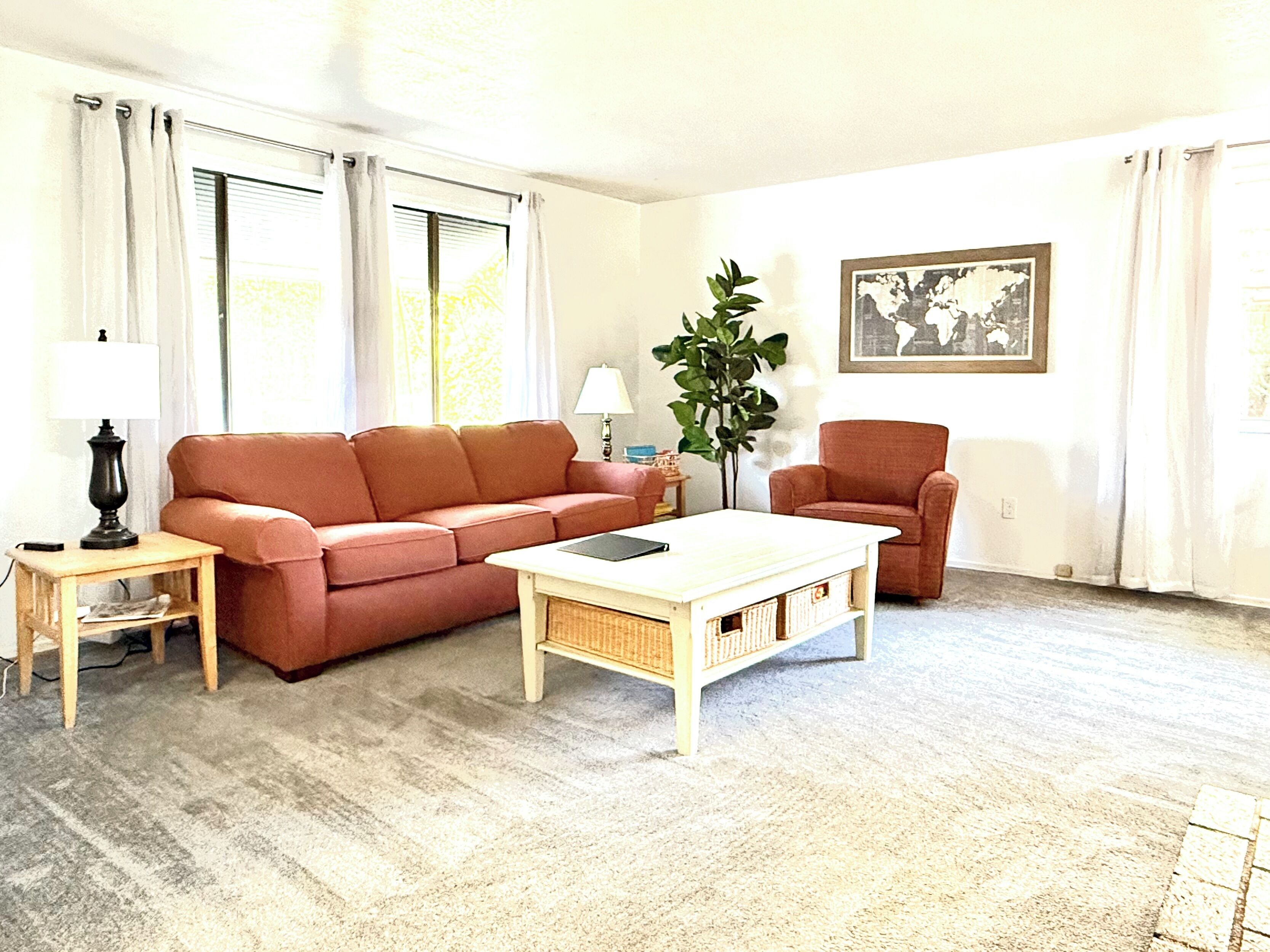 Smart TV, fireplace, video games, table tennis