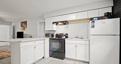 Stay close to LSU's Tiger Stadium and downtown.