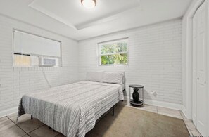 2 habitaciones, tabla de planchar con plancha y wifi gratis 