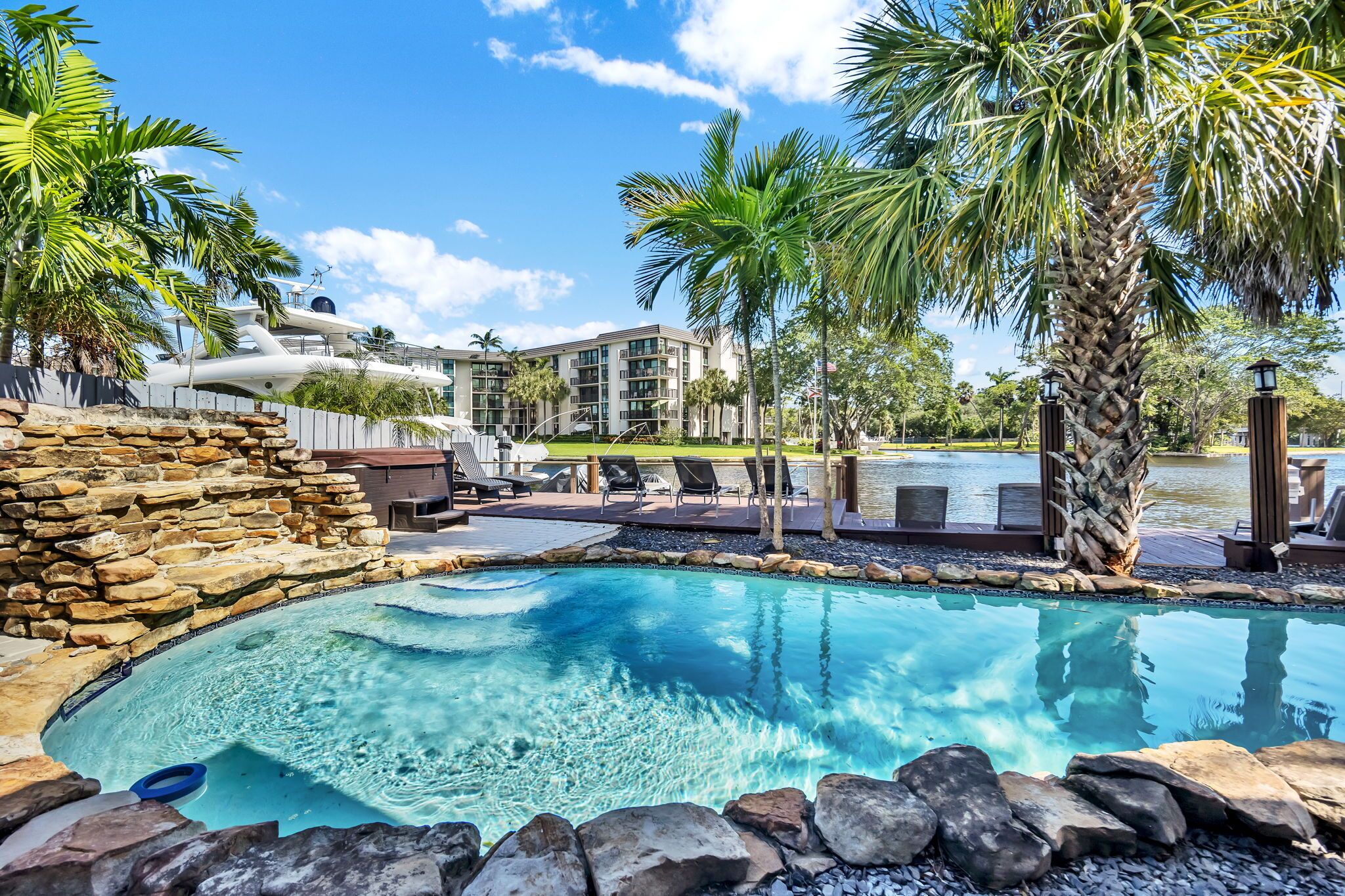 Piscine extérieure, piscine chauffée