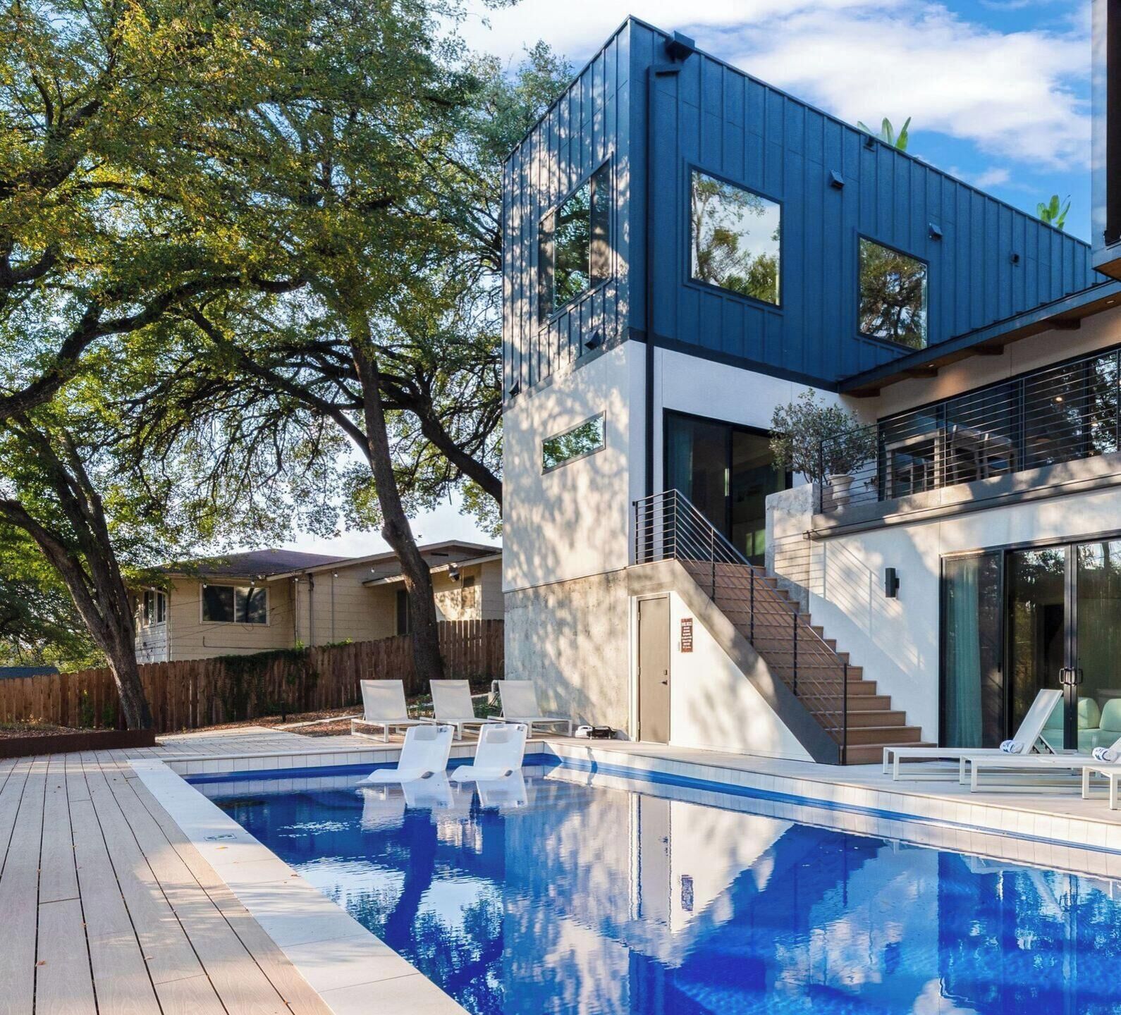 House (6 Bedrooms) | Front of property