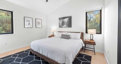 Modern Oasis w/ Pool, Hot Tub, Rooftop Deck & Home Theater Mariposa Retreat by Avantstay