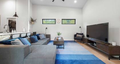 Modern Oasis w/ Pool, Hot Tub, Rooftop Deck & Home Theater Mariposa Retreat by Avantstay