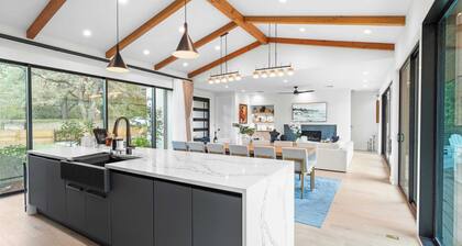 Modern Oasis w/ Pool, Hot Tub, Rooftop Deck & Home Theater Mariposa Retreat by Avantstay