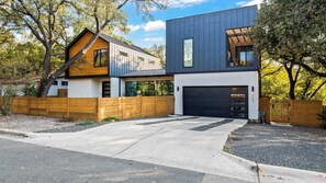 Rumah (6 Bedrooms) | Interior