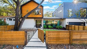 Rumah (6 Bedrooms) | Interior
